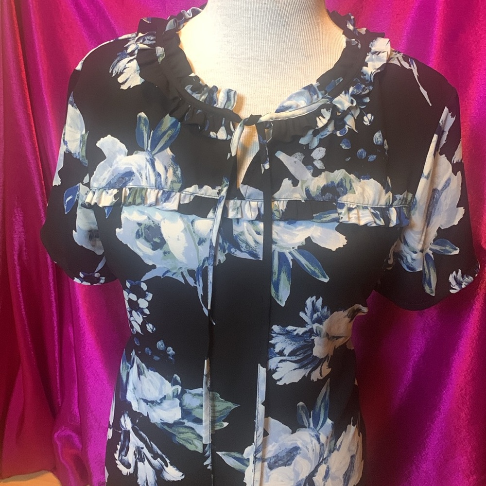 Karl Lagerfeld Paris size medium, black and blue floral top like new